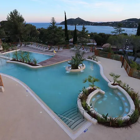 Village Club Les Mas De L'esterel 度假村 3*