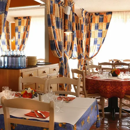 Village Club Les Mas De L'esterel 3* Saint-Raphael (Var)